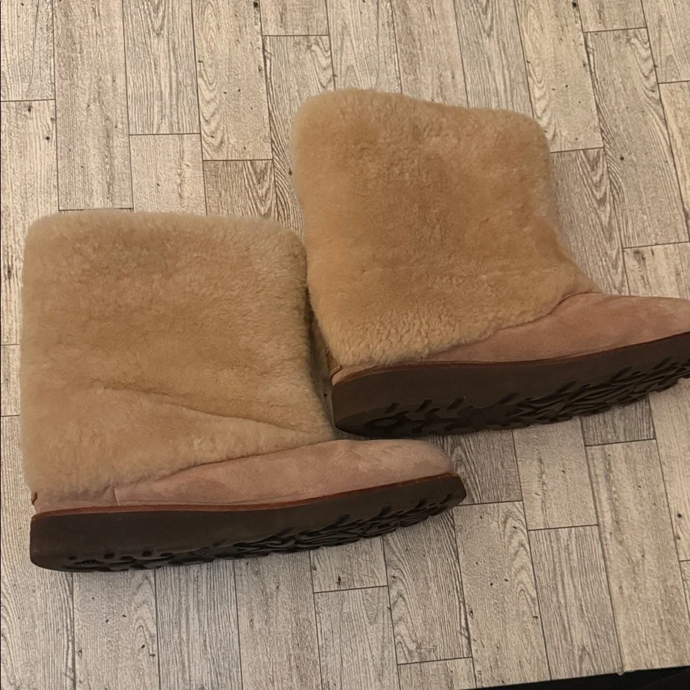 UGG Shearling Boots - Picture 2 of 6